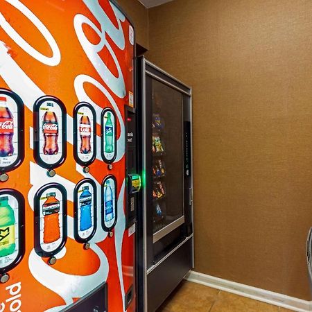 Comfort & Inn Suites Кантон Екстериор снимка