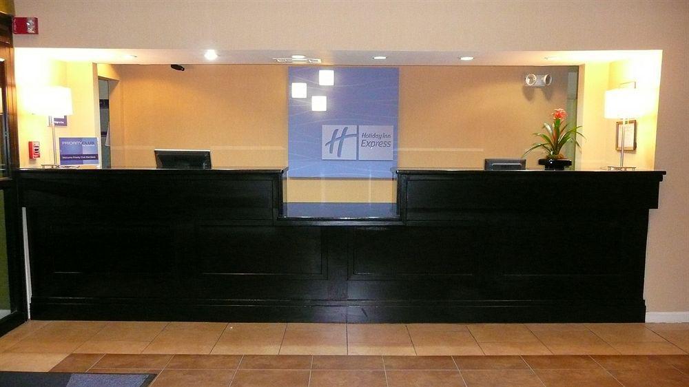 Comfort & Inn Suites Кантон Интериор снимка