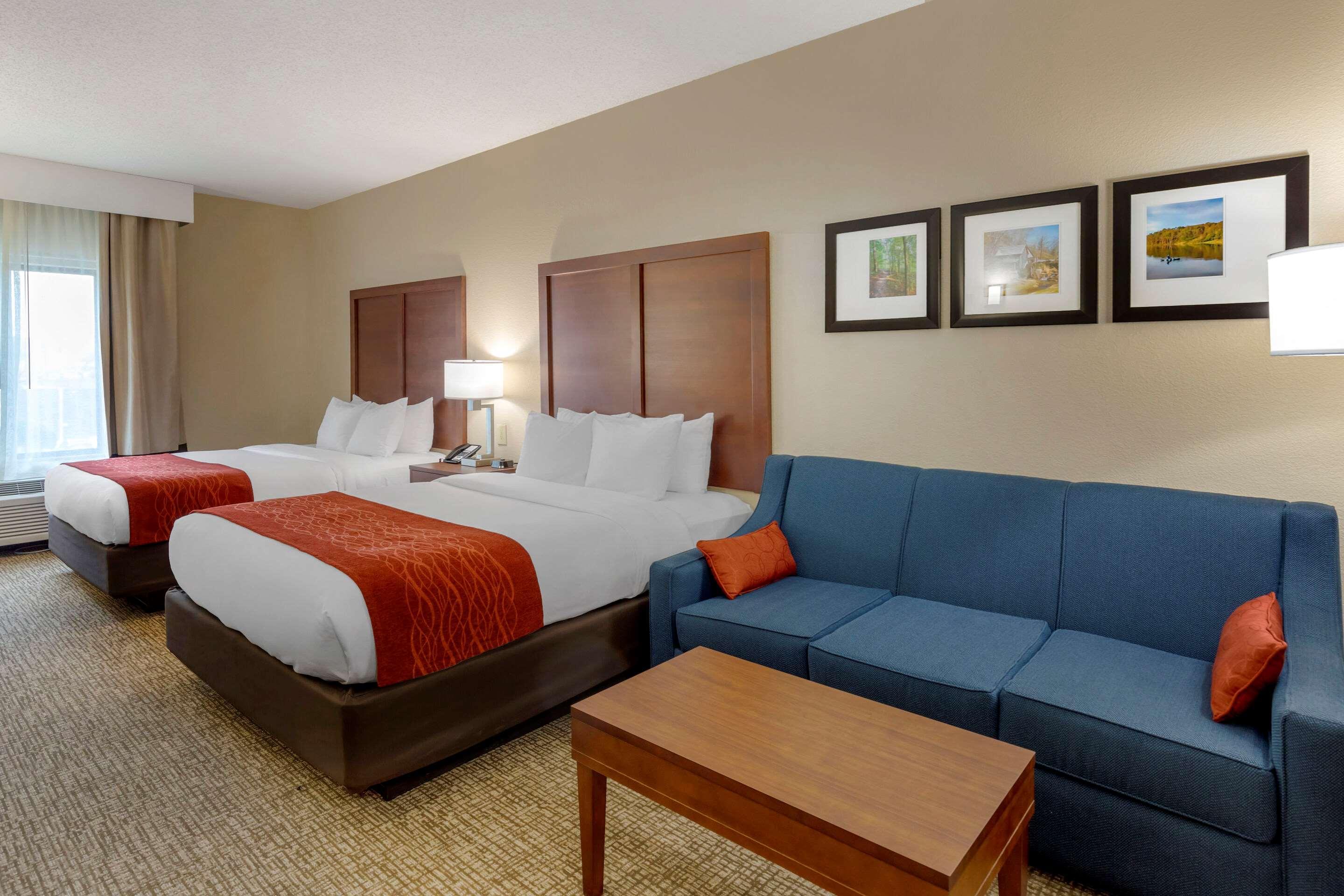 Comfort & Inn Suites Кантон Екстериор снимка