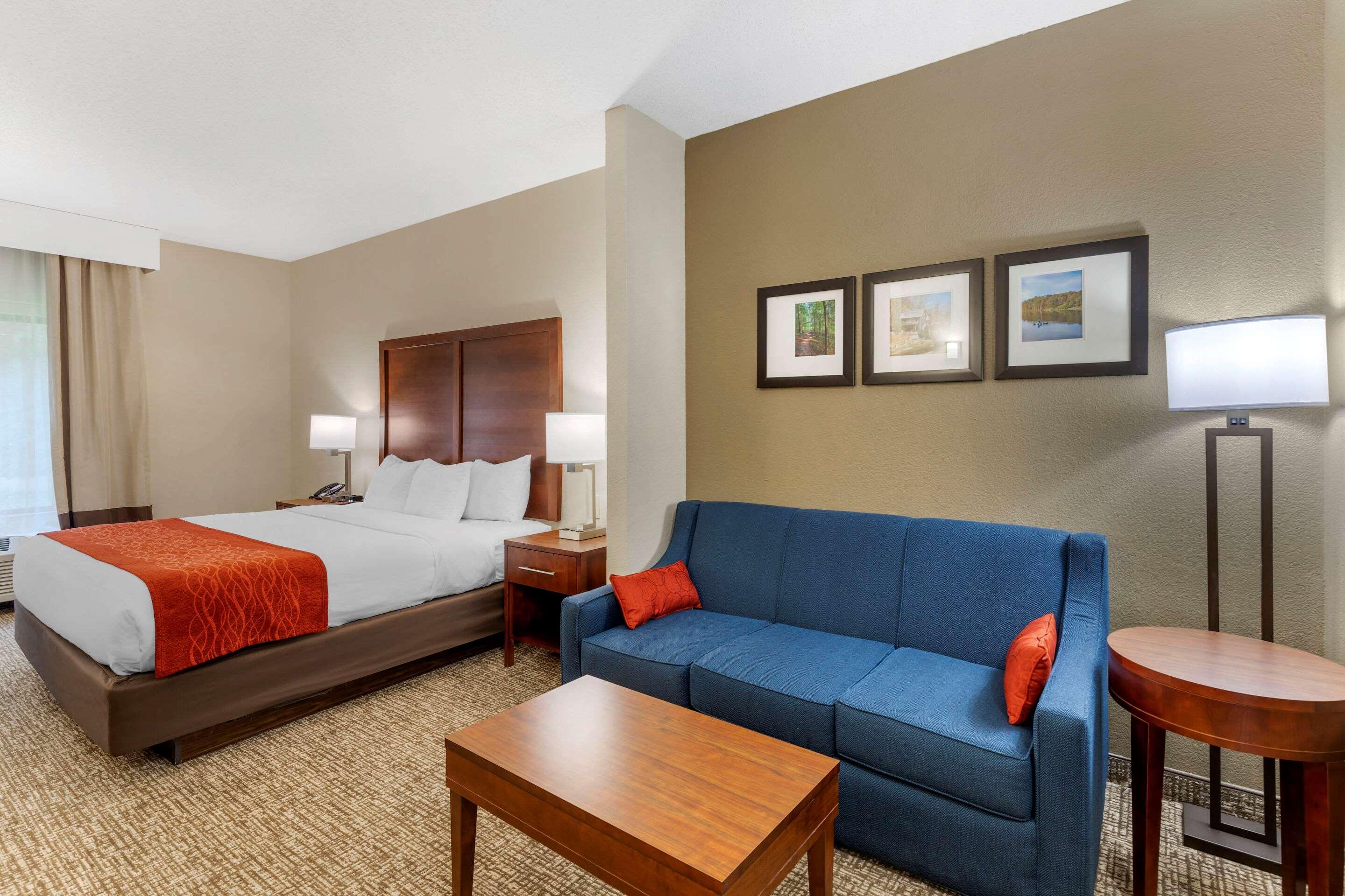 Comfort & Inn Suites Кантон Екстериор снимка