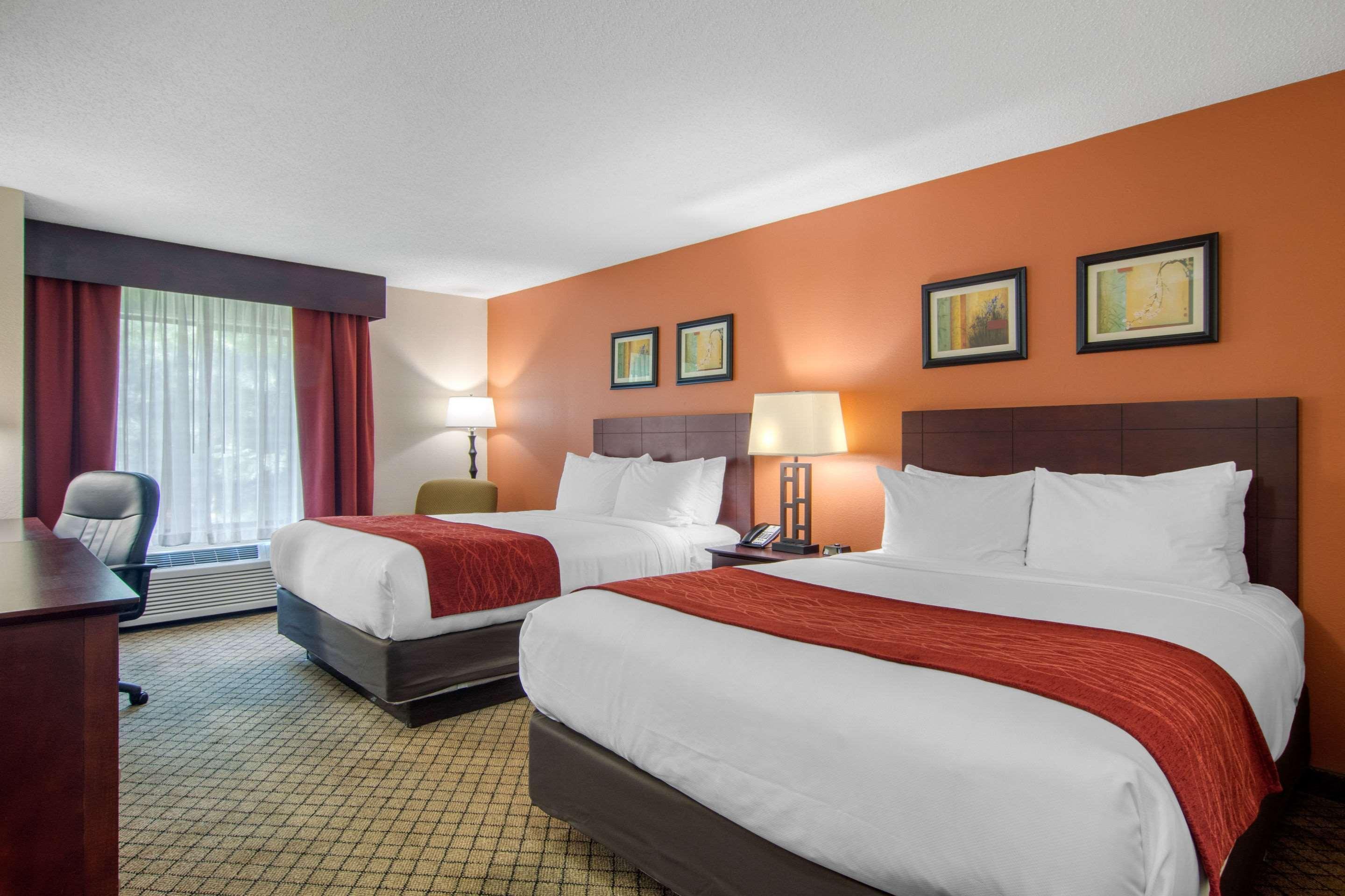 Comfort & Inn Suites Кантон Екстериор снимка
