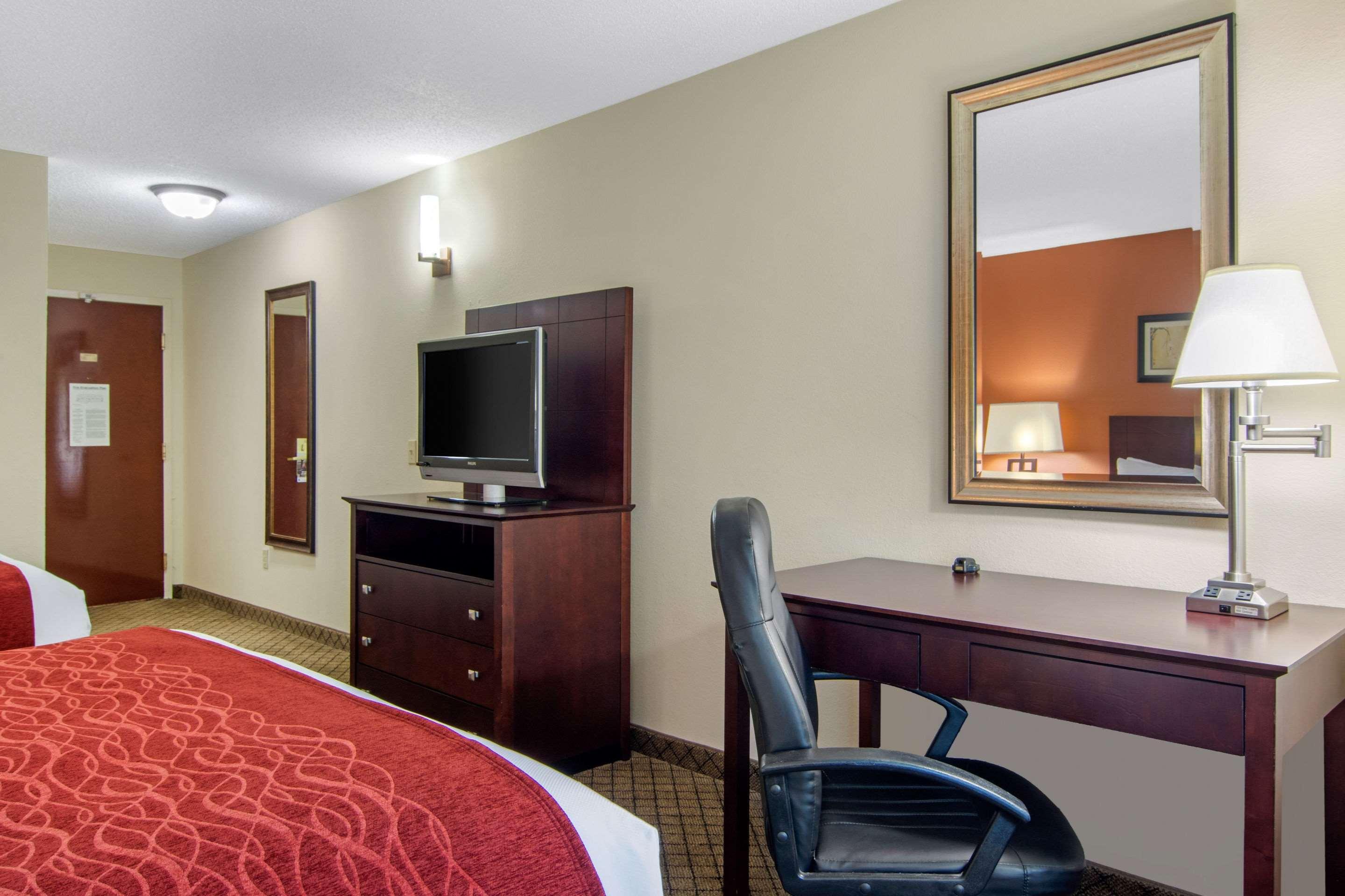 Comfort & Inn Suites Кантон Екстериор снимка