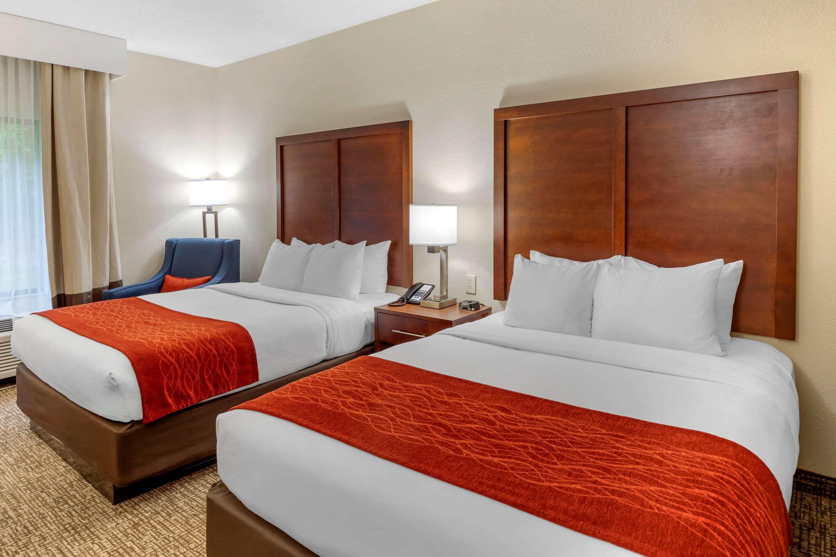Comfort & Inn Suites Кантон Екстериор снимка