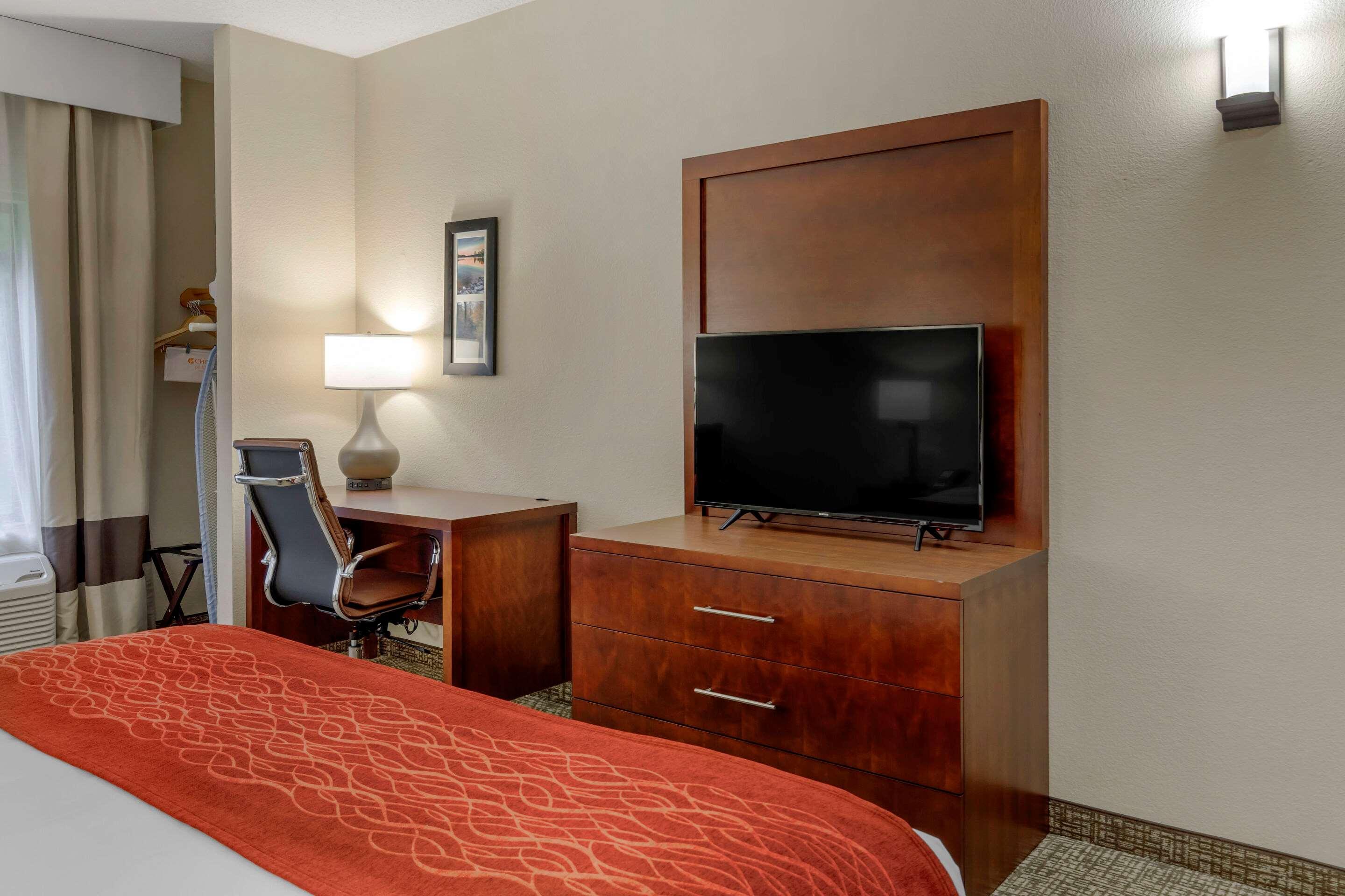 Comfort & Inn Suites Кантон Екстериор снимка
