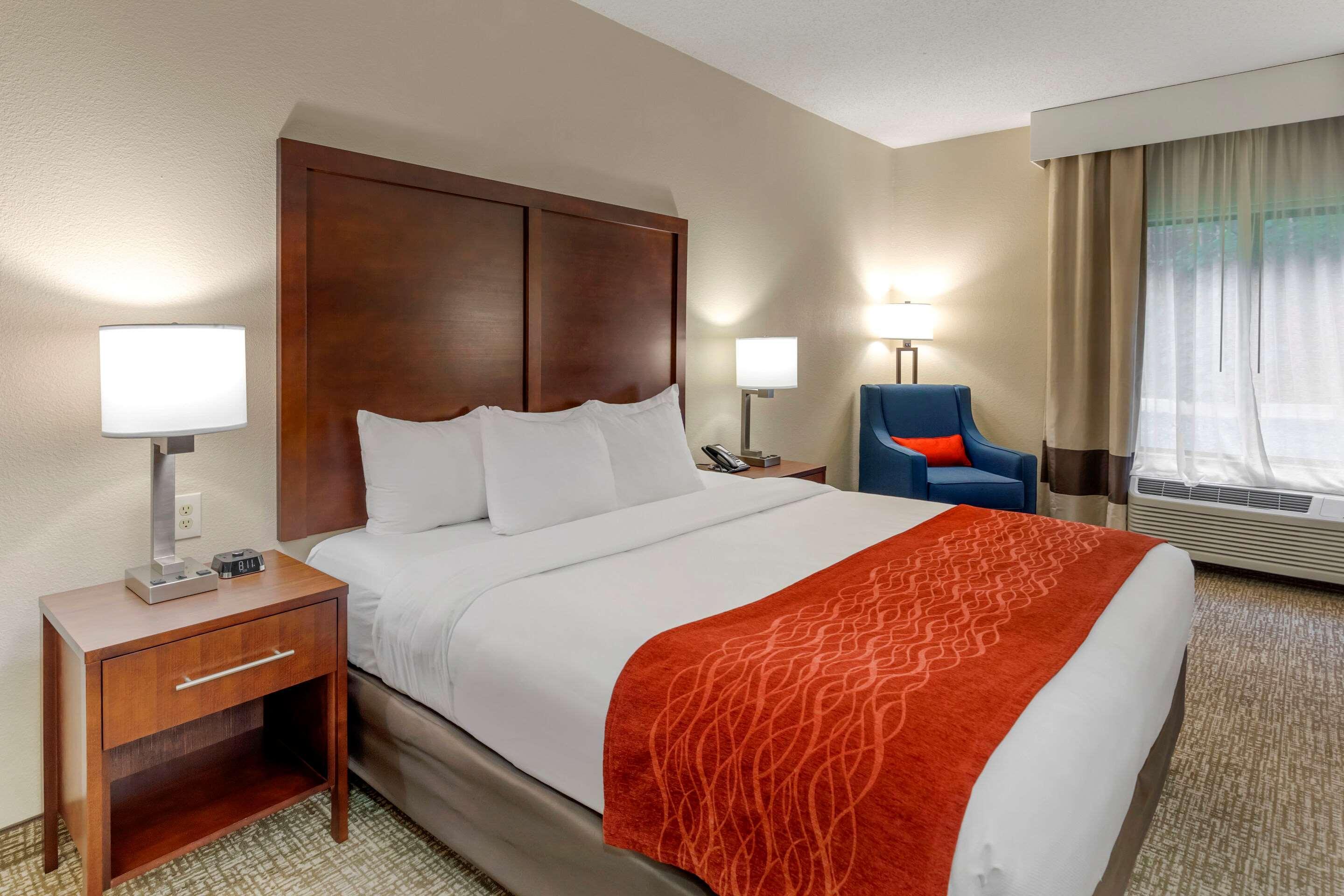 Comfort & Inn Suites Кантон Екстериор снимка
