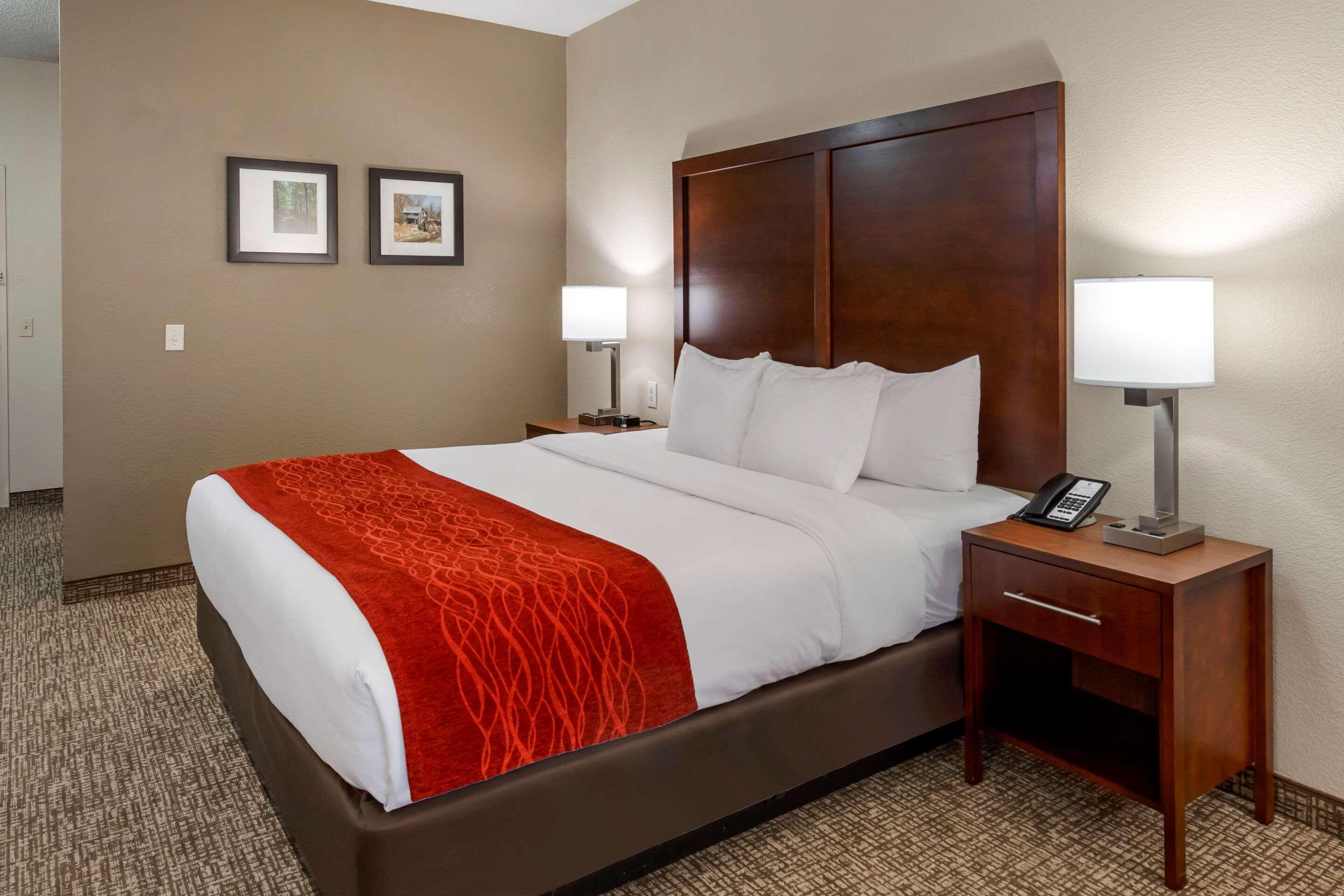 Comfort & Inn Suites Кантон Екстериор снимка