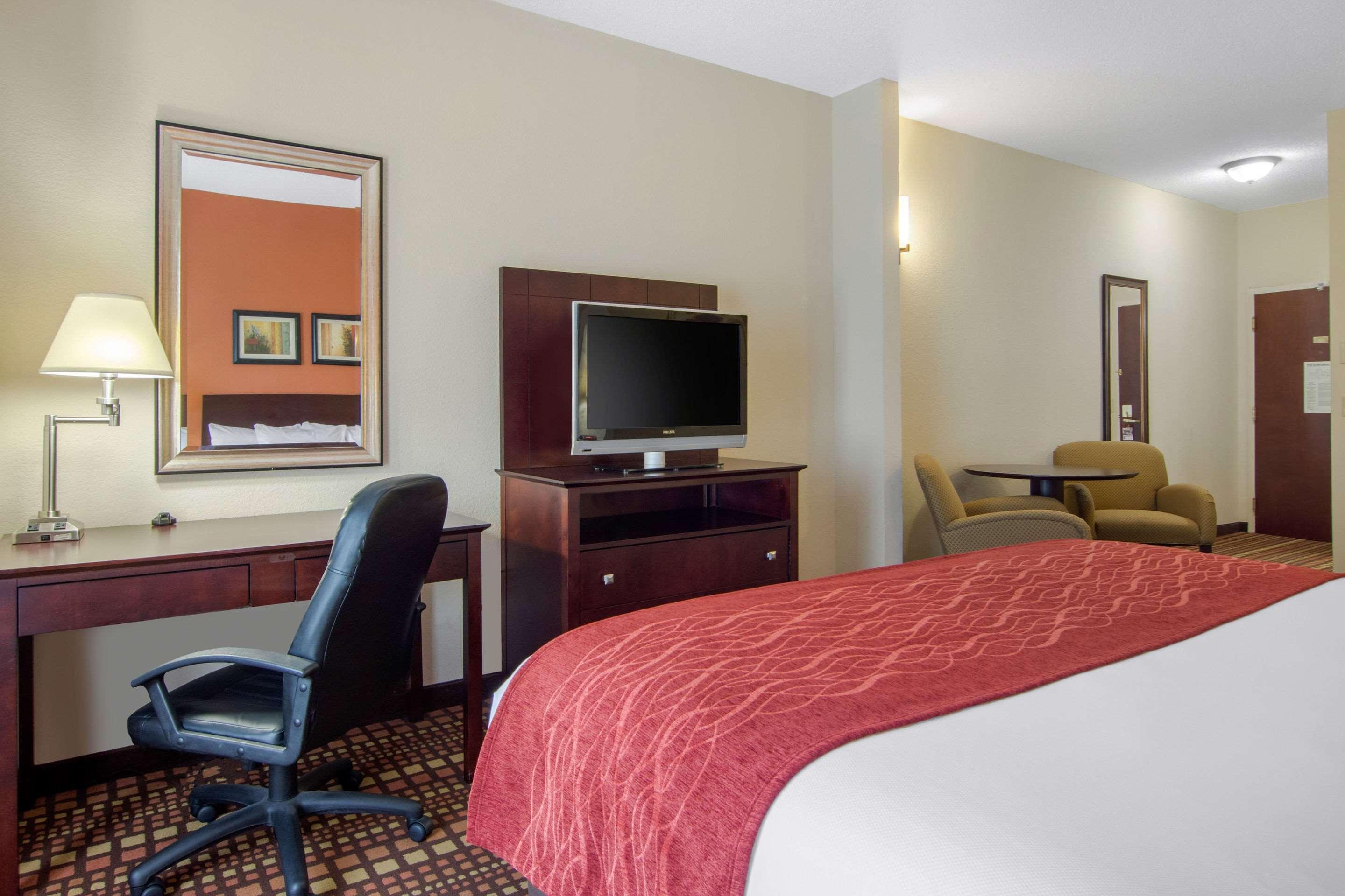 Comfort & Inn Suites Кантон Екстериор снимка