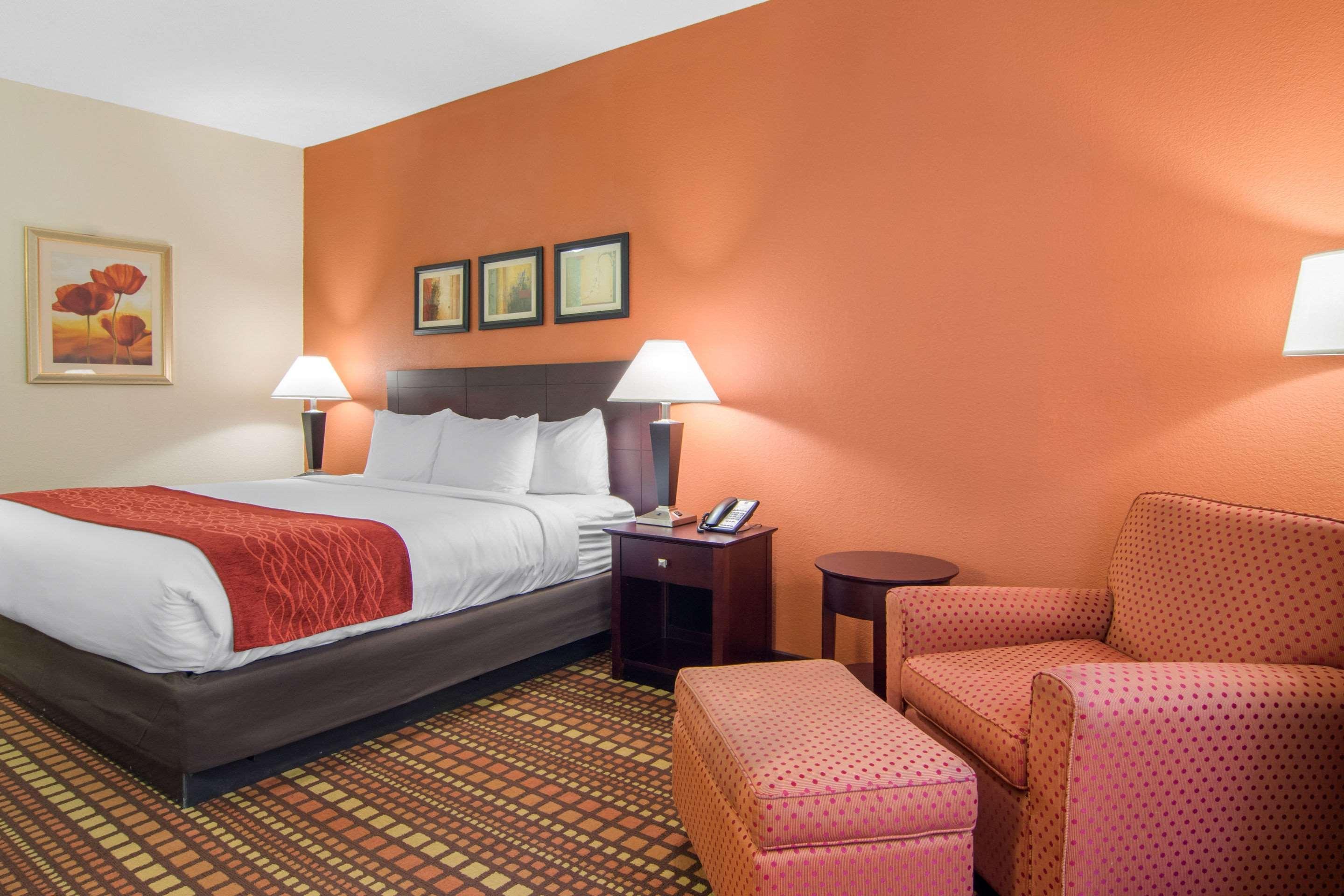 Comfort & Inn Suites Кантон Екстериор снимка