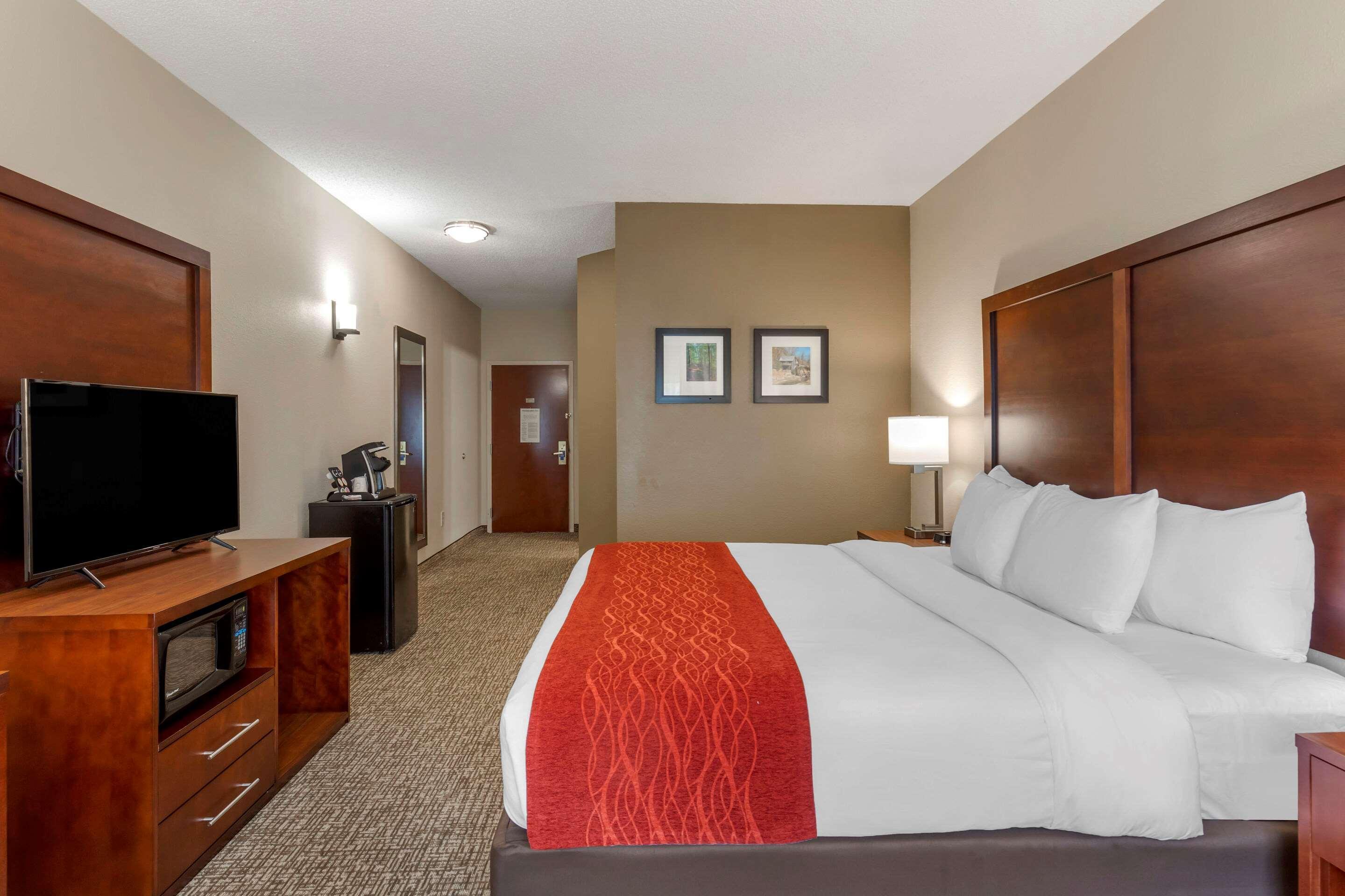 Comfort & Inn Suites Кантон Екстериор снимка