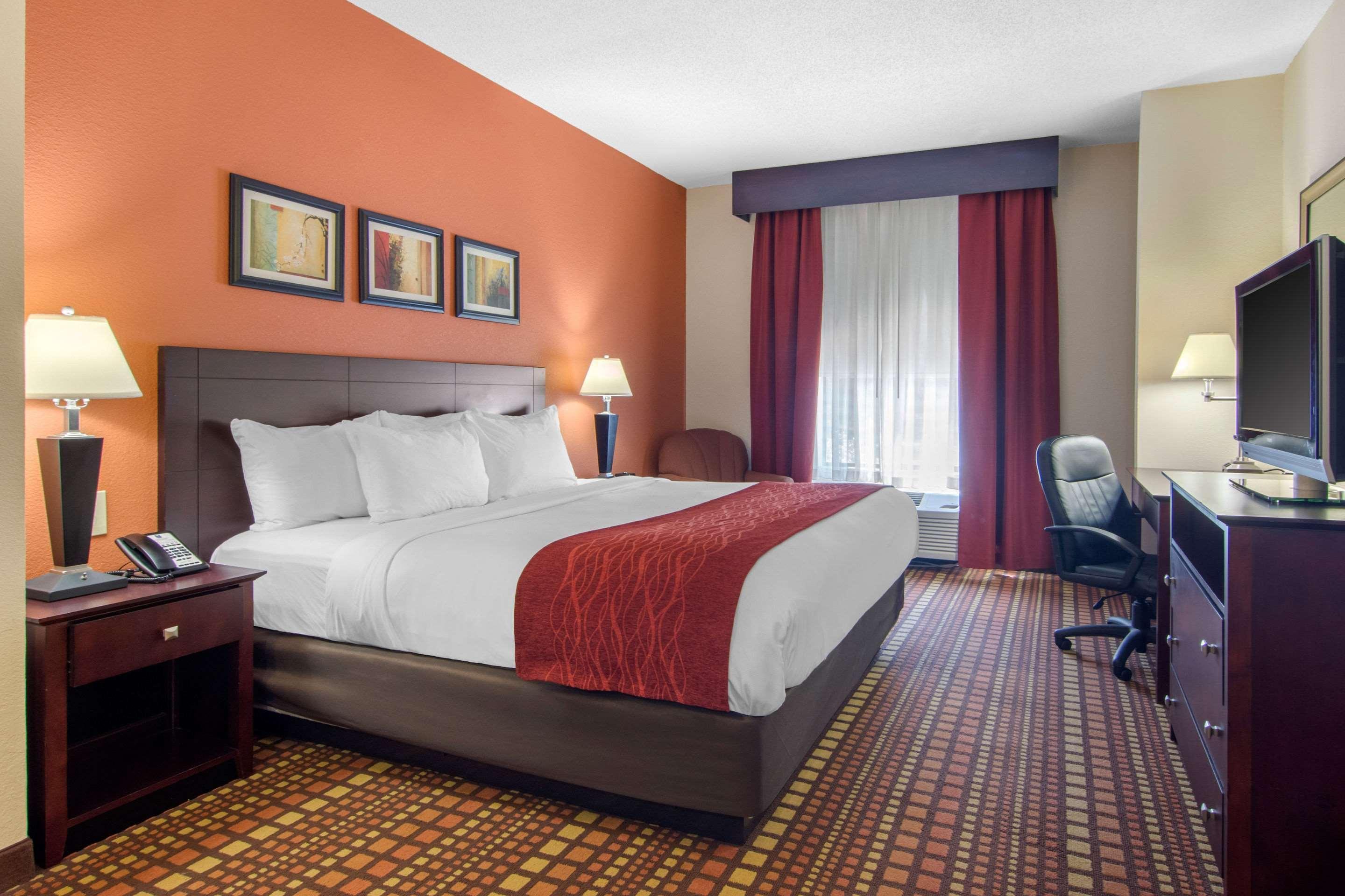 Comfort & Inn Suites Кантон Екстериор снимка