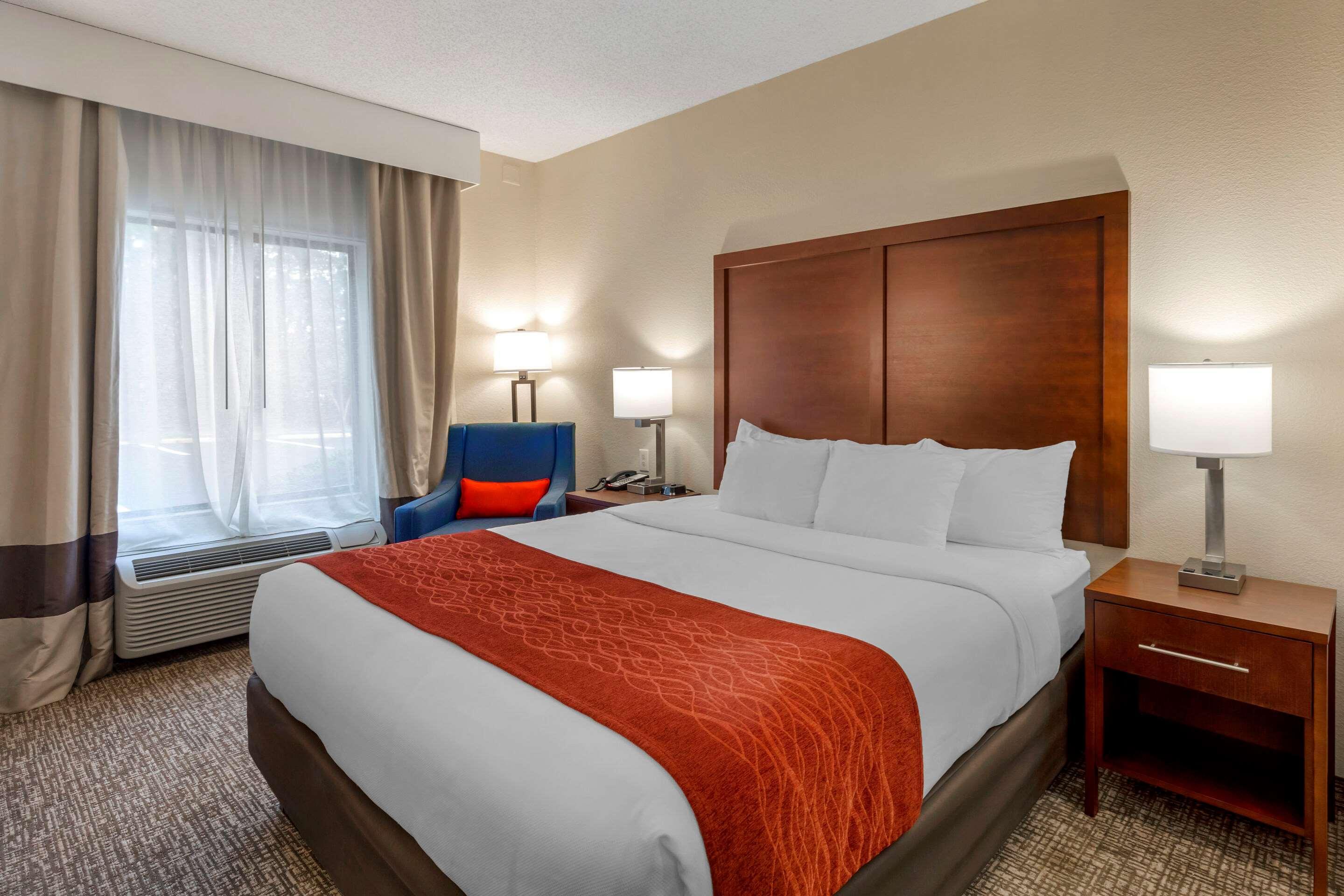 Comfort & Inn Suites Кантон Екстериор снимка