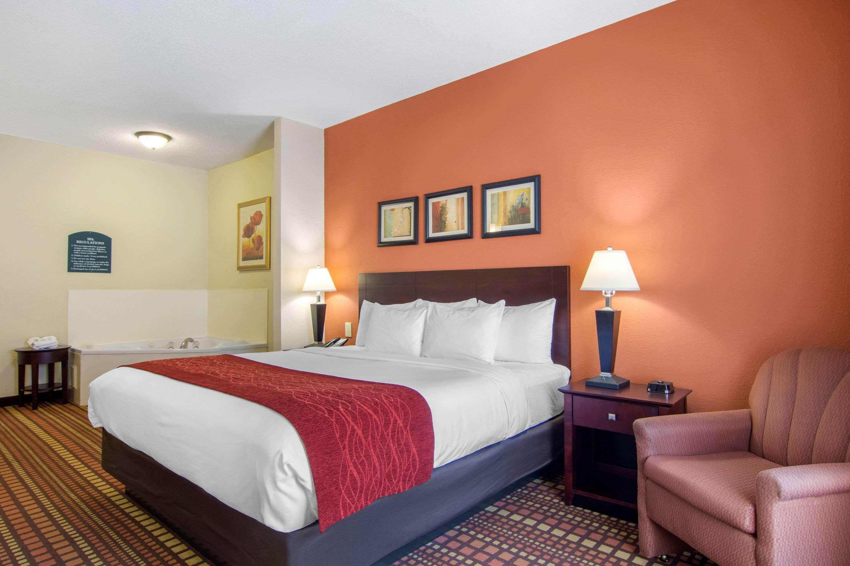 Comfort & Inn Suites Кантон Екстериор снимка