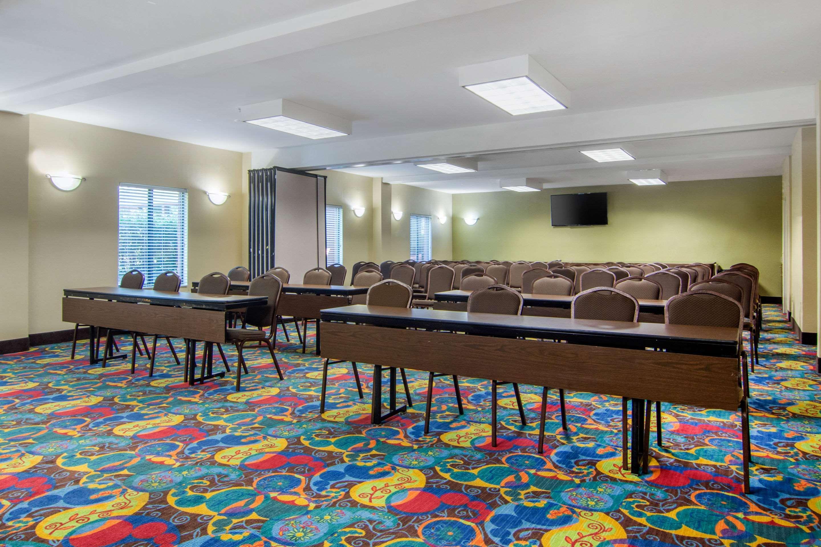 Comfort & Inn Suites Кантон Екстериор снимка