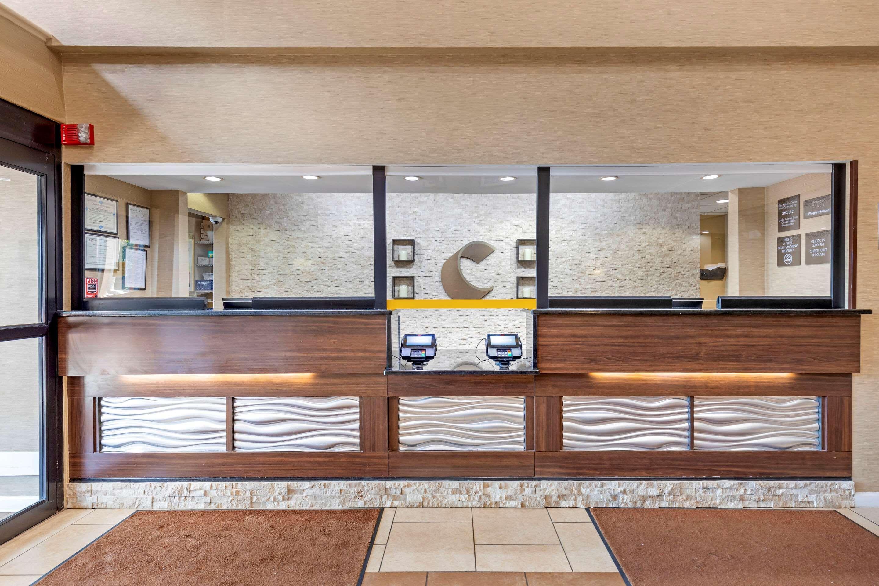 Comfort & Inn Suites Кантон Екстериор снимка