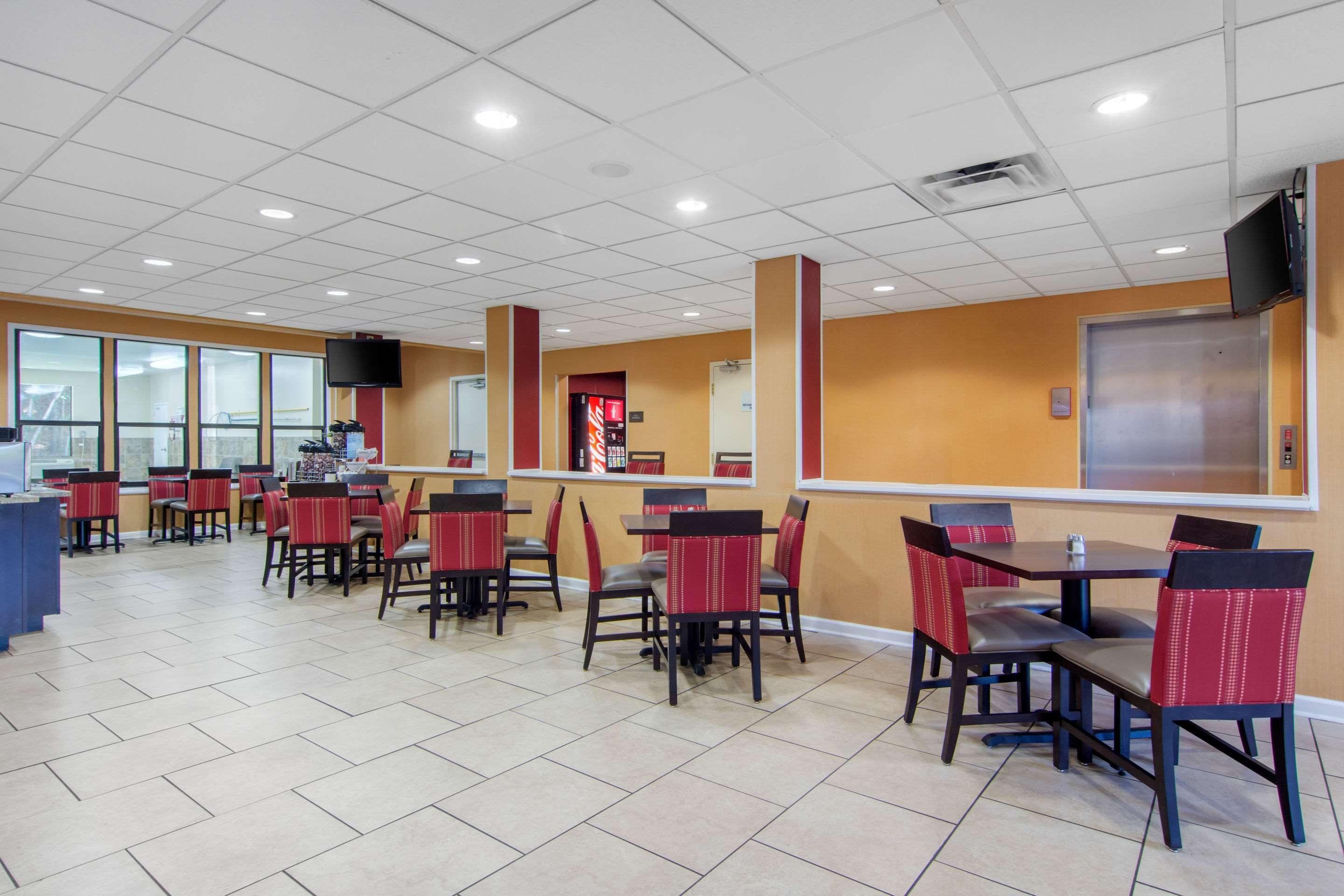 Comfort & Inn Suites Кантон Екстериор снимка