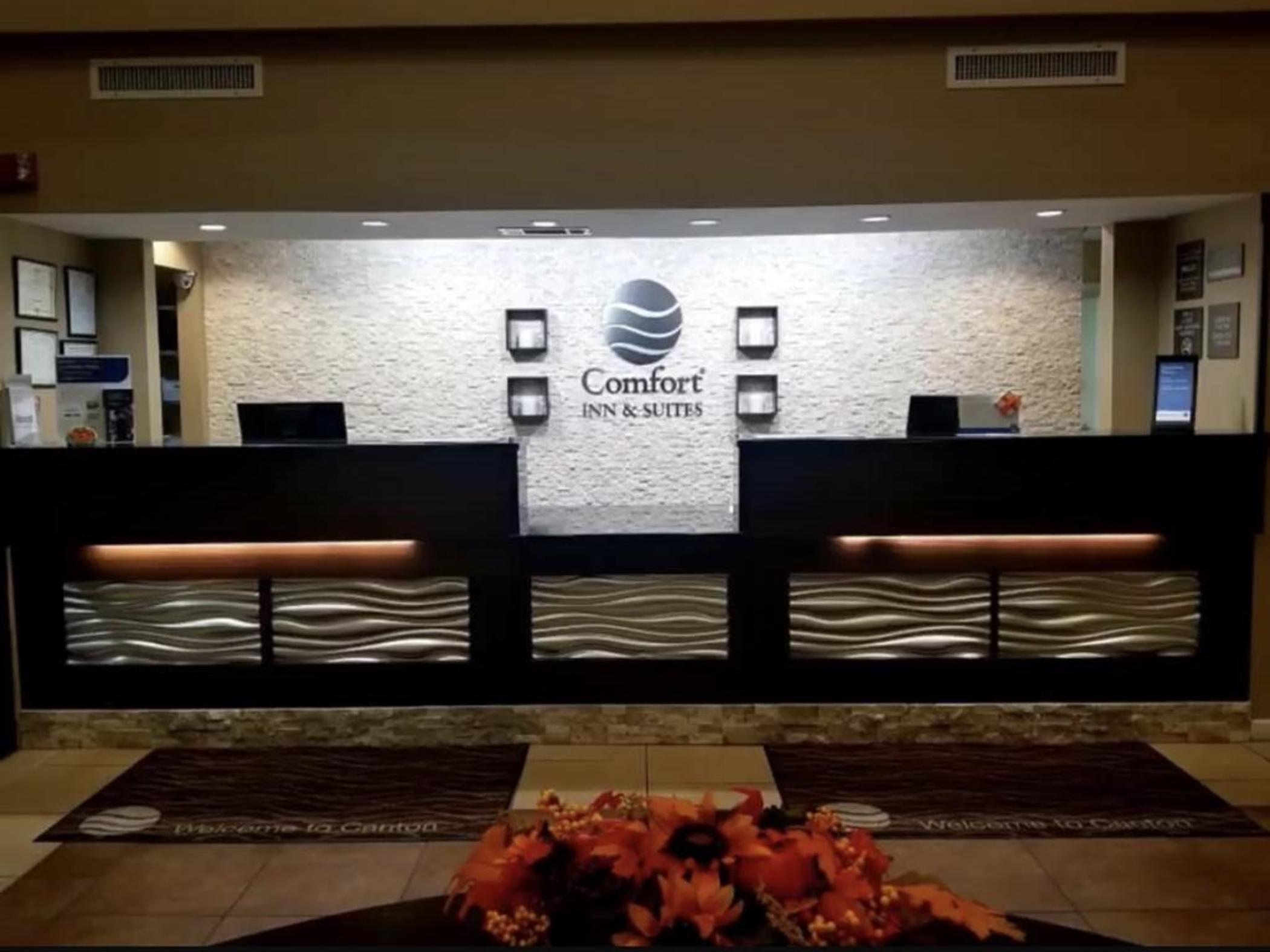 Comfort & Inn Suites Кантон Екстериор снимка