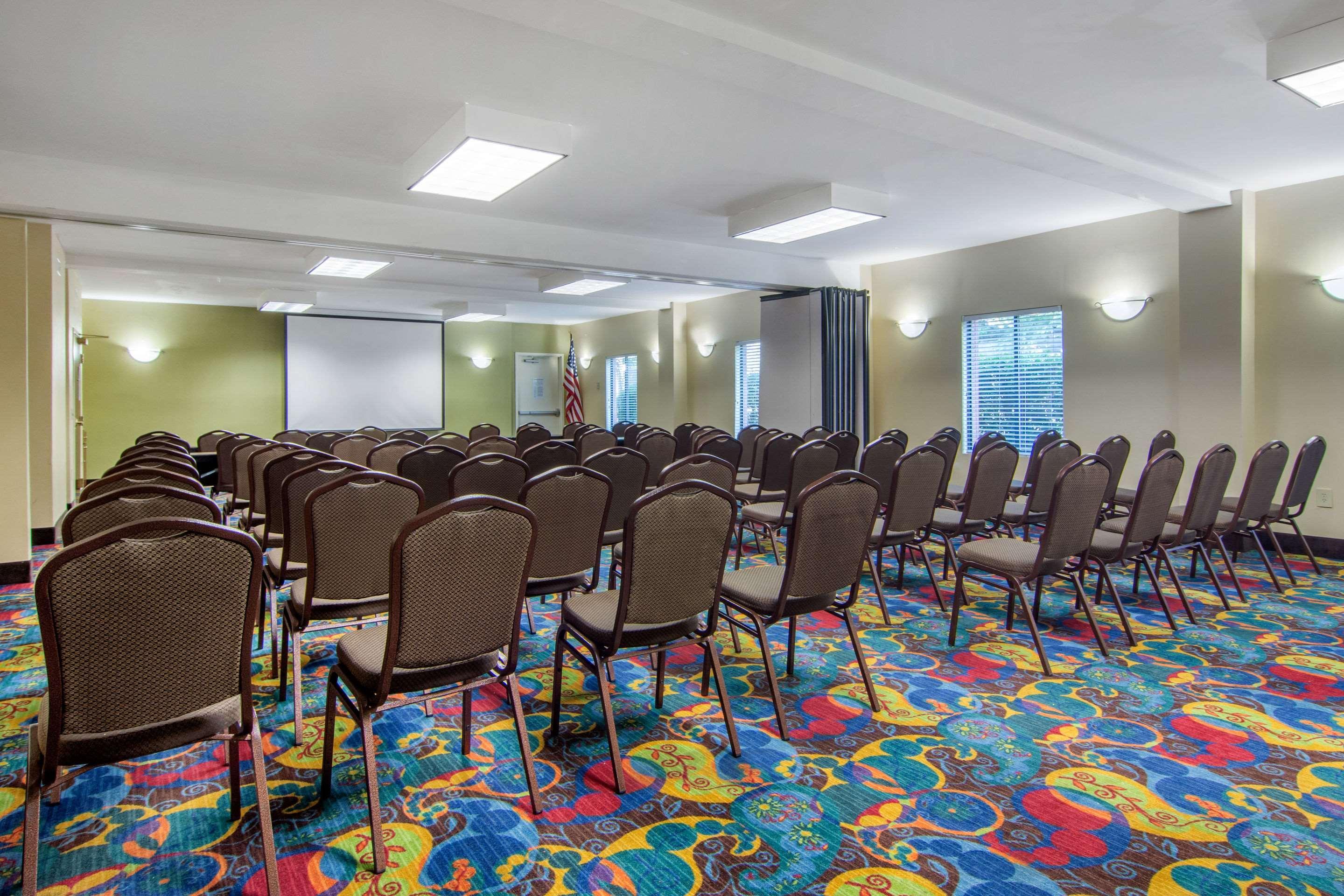 Comfort & Inn Suites Кантон Екстериор снимка