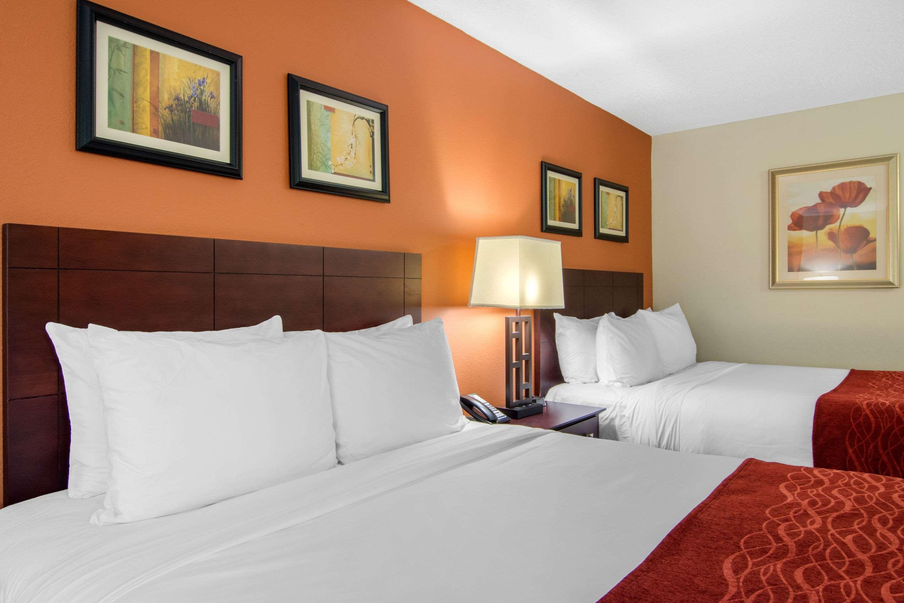 Comfort & Inn Suites Кантон Екстериор снимка